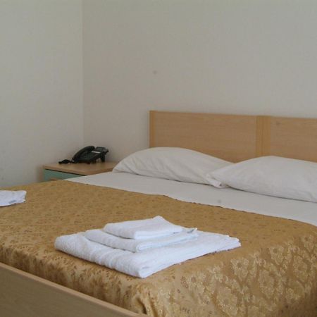 Hotel Aurora Scauri  Zimmer foto