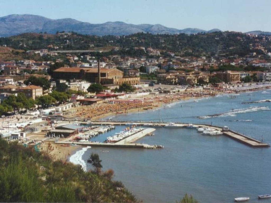 Hotel Aurora Scauri  Exterior foto